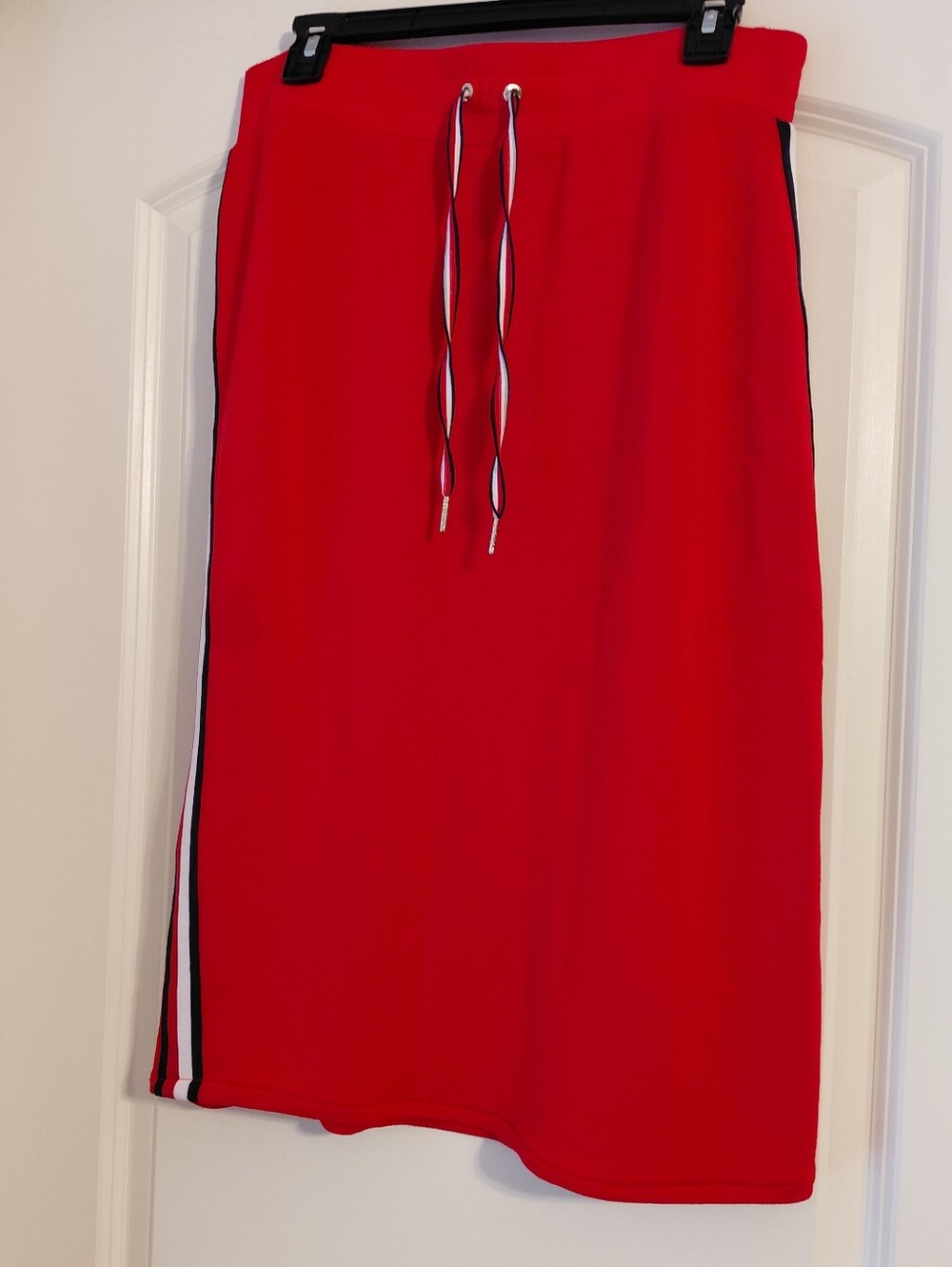 Tommy Hilfiger Red Midi Athletic Soft Skirt - Picture 7 of 8